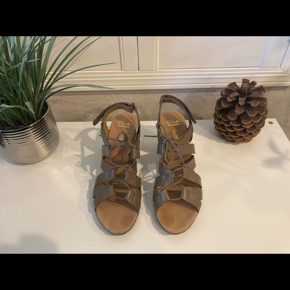 CLARKS Comfort Sandals. Size 12. Taupe; Velcro closure on back; worn once. 🌸 - Picture 3 of 6